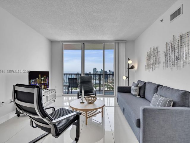 Apartment for rent  Unit #5310 - photo 7264425