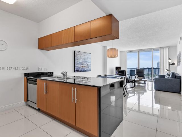 Apartment for rent  Unit #5310 - photo 7264431