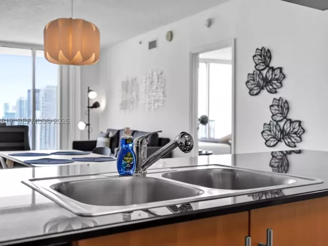 1-bedroom condo for rent in Miami - 1750 N Bayshore Dr 5310 - MondialRealty