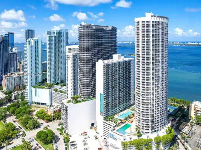 1-bedroom condo for rent in Miami - 1750 N Bayshore Dr 5310 - MondialRealty