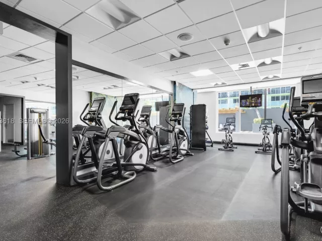 1-bedroom condo for rent in Miami - 1750 N Bayshore Dr 5310 - MondialRealty