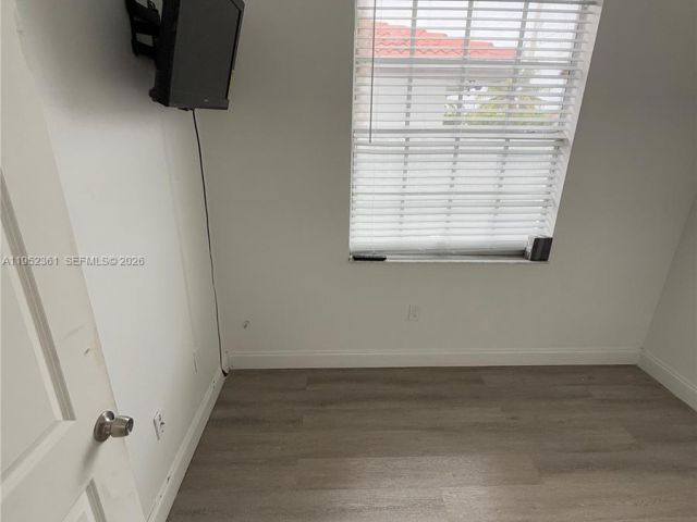 3-bedroom home for sale in Miami - 12202 SW 216th St - MondialRealty