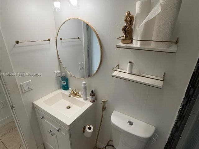3-bedroom home for sale in Miami - 12202 SW 216th St - MondialRealty