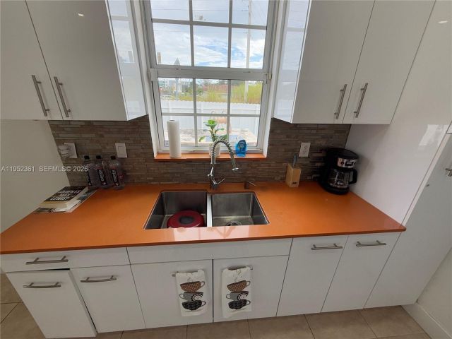 3-bedroom home for sale in Miami - 12202 SW 216th St - MondialRealty