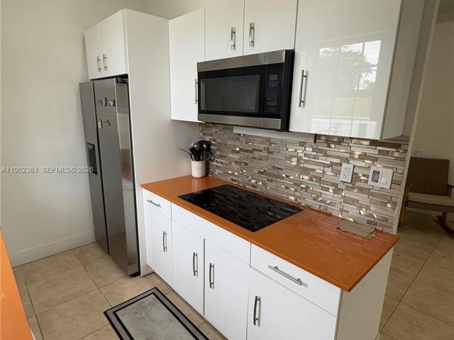 3-bedroom home for sale in Miami - 12202 SW 216th St - MondialRealty