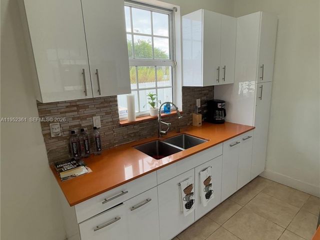 3-bedroom home for sale in Miami - 12202 SW 216th St - MondialRealty