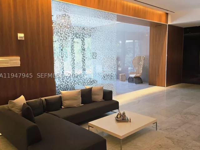 2-bedroom condo for sale in Miami - 68 SE 6th St 2110 - MondialRealty