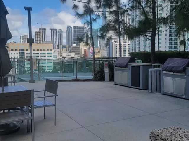2-bedroom condo for sale in Miami - 68 SE 6th St 2110 - MondialRealty