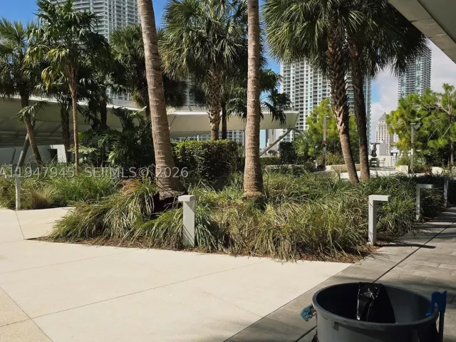 2-bedroom condo for sale in Miami - 68 SE 6th St 2110 - MondialRealty