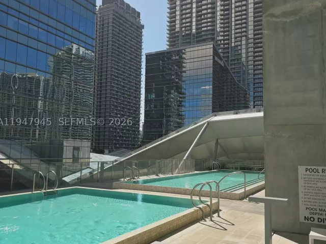 2-bedroom condo for sale in Miami - 68 SE 6th St 2110 - MondialRealty