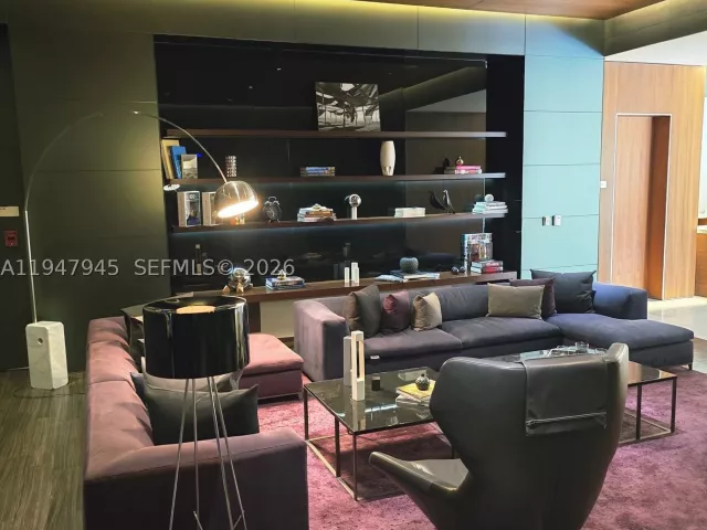 2-bedroom condo for sale in Miami - 68 SE 6th St 2110 - MondialRealty