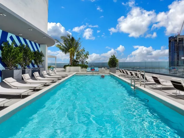 2-bedroom condo for sale in Miami - 45 SW 9th St 1806 - MondialRealty