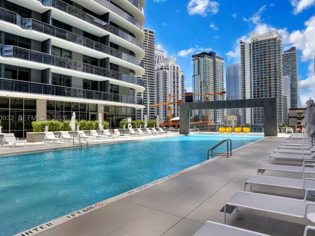 2-bedroom condo for sale in Miami - 45 SW 9th St 1806 - MondialRealty