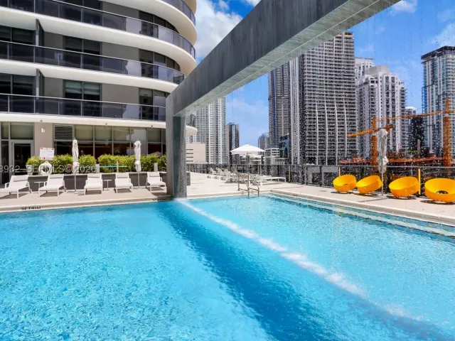 2-bedroom condo for sale in Miami - 45 SW 9th St 1806 - MondialRealty