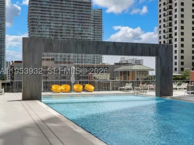 2-bedroom condo for sale in Miami - 45 SW 9th St 1806 - MondialRealty
