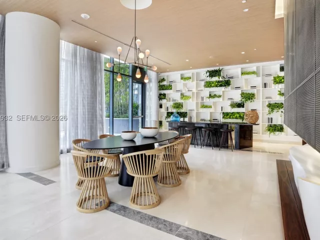 2-bedroom condo for sale in Miami - 45 SW 9th St 1806 - MondialRealty