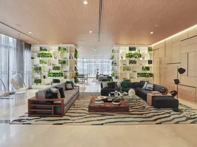 2-bedroom condo for sale in Miami - 45 SW 9th St 1806 - MondialRealty