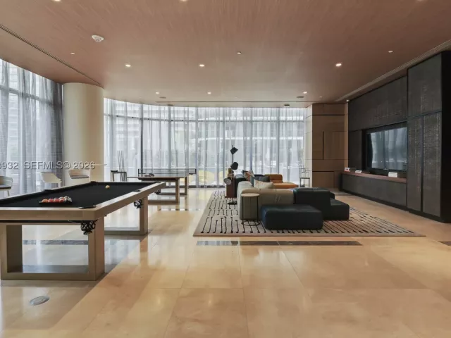 2-bedroom condo for sale in Miami - 45 SW 9th St 1806 - MondialRealty
