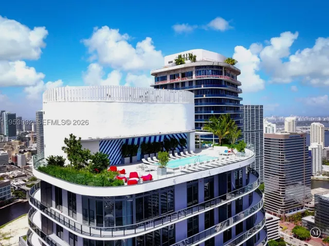 2-bedroom condo for sale in Miami - 45 SW 9th St 1806 - MondialRealty