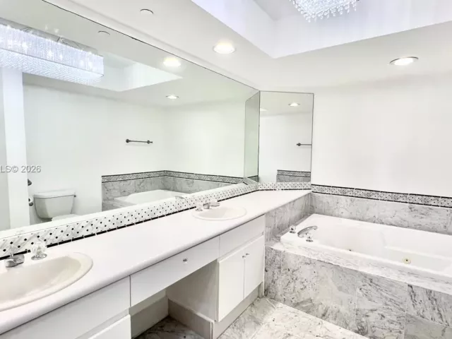 2-bedroom condo for rent in Sunny Isles Beach - 16400 Collins Ave 2143 - MondialRealty