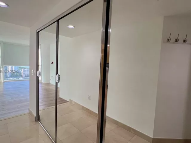 2-bedroom condo for rent in Sunny Isles Beach - 16400 Collins Ave 2143 - MondialRealty