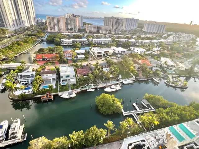 2-bedroom condo for rent in Sunny Isles Beach - 16400 Collins Ave 2143 - MondialRealty