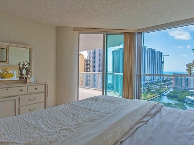 Apartment for rent  Unit #2143 - photo 7264413