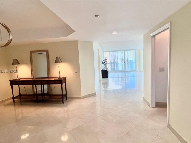 Apartment for rent  Unit #2143 - photo 7264417