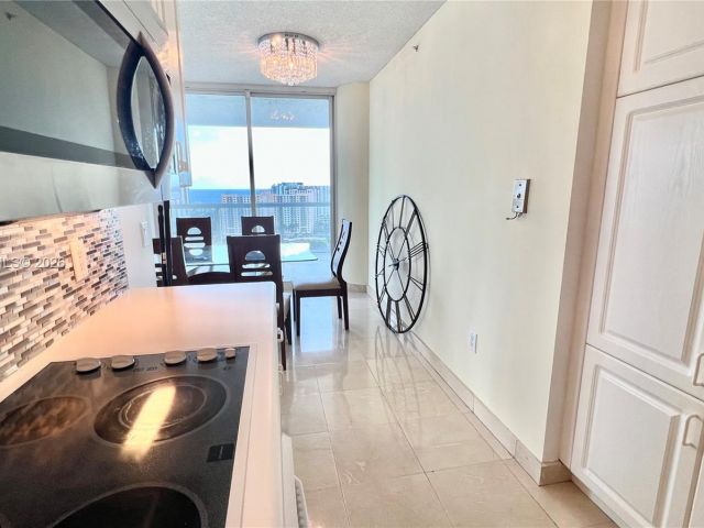 Apartment for rent  Unit #2143 - photo 7264419