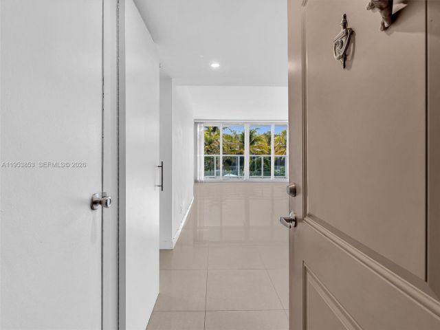 1-bedroom condo for rent in Sunny Isles Beach - 100 Bayview Dr 223 - MondialRealty