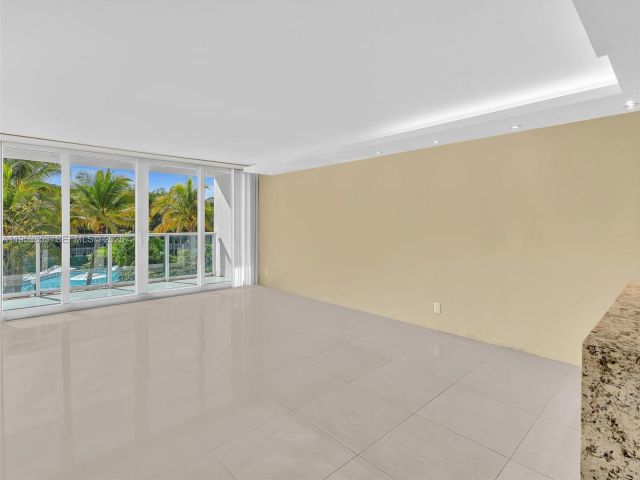 1-bedroom condo for rent in Sunny Isles Beach - 100 Bayview Dr 223 - MondialRealty