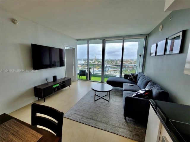 1-bedroom condo for rent in Miami - 92 SW 3rd St 1808 - MondialRealty