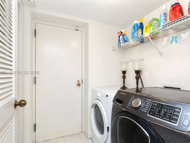 2-bedroom condo for sale in Hallandale Beach - 300 Three Islands Blvd 417 - MondialRealty