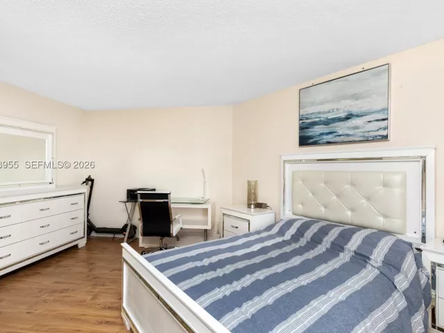 2-bedroom condo for sale in Hallandale Beach - 300 Three Islands Blvd 417 - MondialRealty