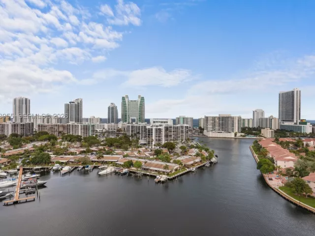 2-bedroom condo for sale in Hallandale Beach - 300 Three Islands Blvd 417 - MondialRealty
