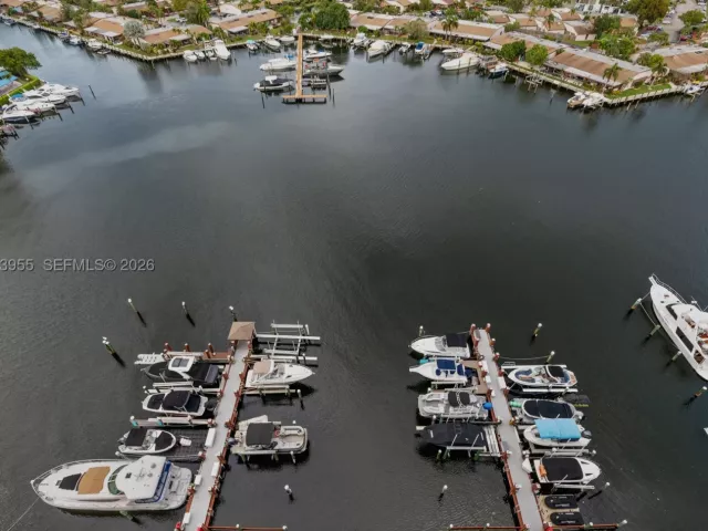 2-bedroom condo for sale in Hallandale Beach - 300 Three Islands Blvd 417 - MondialRealty