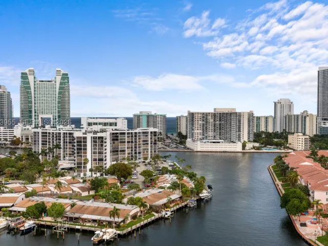 2-bedroom condo for sale in Hallandale Beach - 300 Three Islands Blvd 417 - MondialRealty