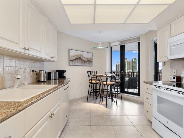 Apartment for sale  Unit #417 - photo 7264674