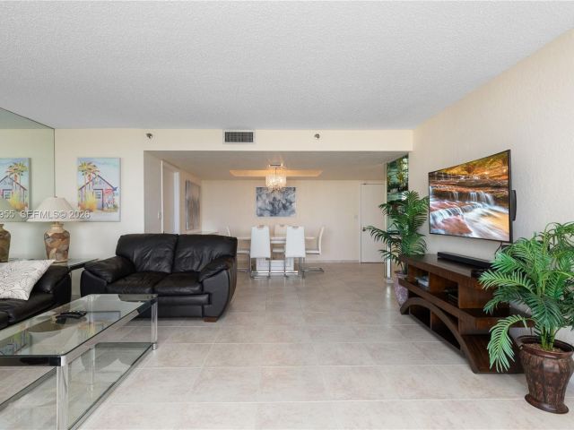 Apartment for sale  Unit #417 - photo 7264676