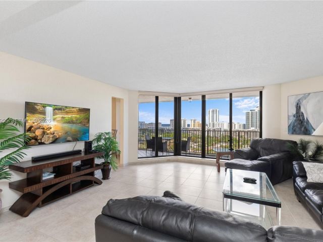 Apartment for sale  Unit #417 - photo 7264677