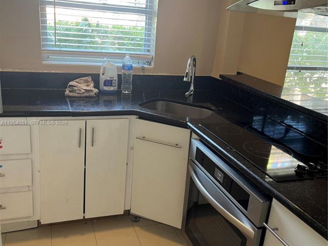 Home for rent at 6 Farrey Ln - photo 7274580