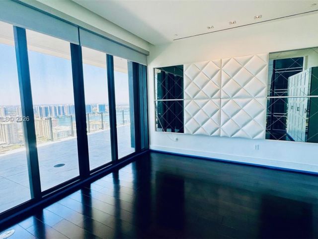 Apartment for rent  Unit #3102 - photo 7264613