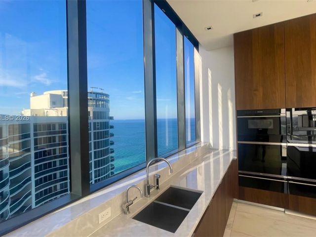 Apartment for rent  Unit #3102 - photo 7264621