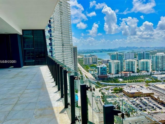 Apartment for rent  Unit #3102 - photo 7264628