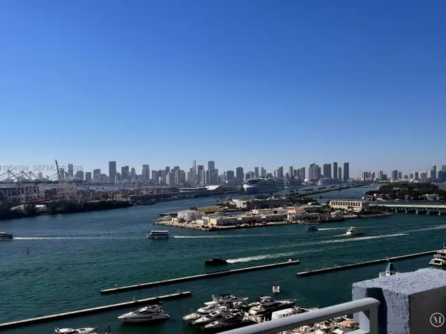 2-bedroom condo for sale in Miami Beach - 90 Alton Rd 2110 - MondialRealty