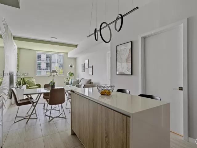 1-bedroom condo for sale in Miami - 3900 Biscayne Blvd N-819 - MondialRealty