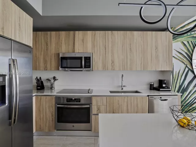 1-bedroom condo for sale in Miami - 3900 Biscayne Blvd N-819 - MondialRealty