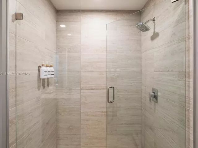 1-bedroom condo for sale in Miami - 3900 Biscayne Blvd N-819 - MondialRealty