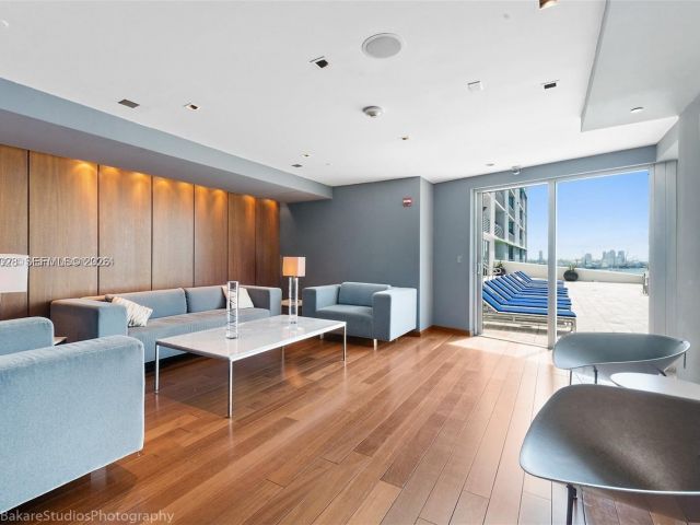 Apartment for sale  Unit #LPH 17 - photo 7266824