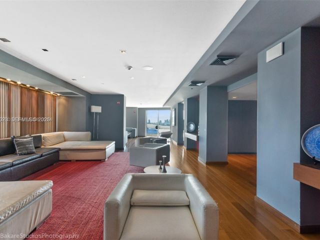 Apartment for sale  Unit #LPH 17 - photo 7266826